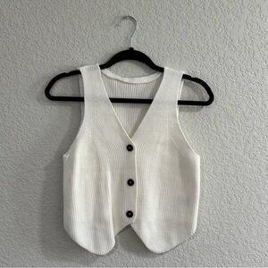 Vintage White Sleeveless Knit Vest